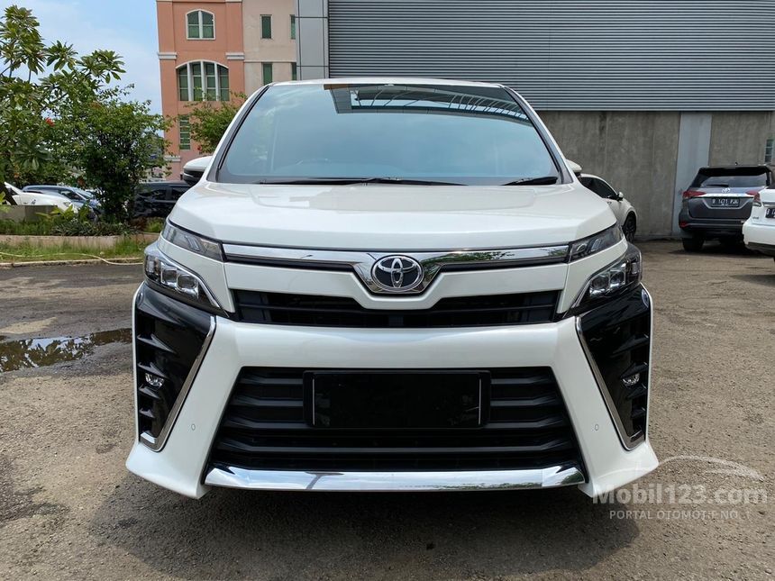 Toyota voxy 2019 фото