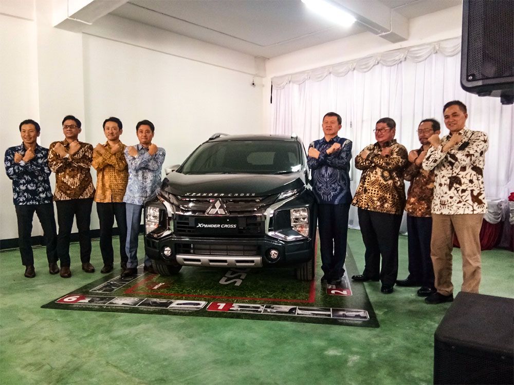 Mitsubishi Resmikan Dealer Di Lenteng Agung Sekaligus Kenalkan Xpander Croos Berita Otomotif