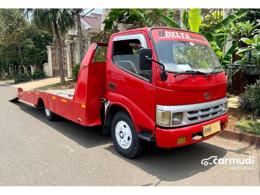 2004 Toyota Dyna Trucks