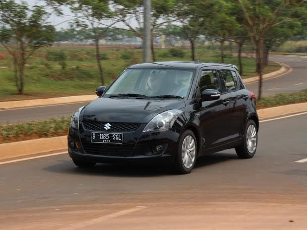 Merasakan Suzuki Swift GS