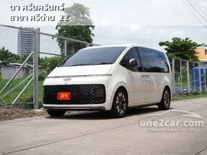 2023 Hyundai Staria 2.2 Premium with sunroof Van