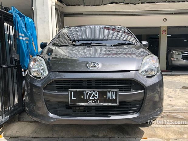  Daihatsu  Ayla  Mobil  bekas  dijual di Surabaya Jawa timur 