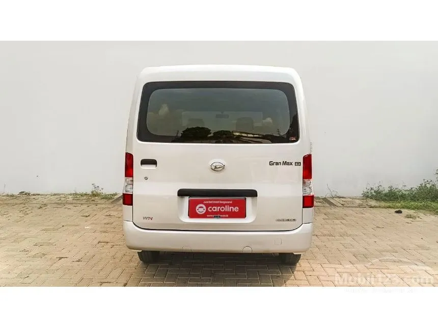 2021 Daihatsu Gran Max Mini Bus D Van