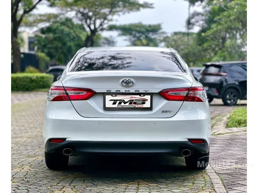 2020 Toyota Camry V Sedan