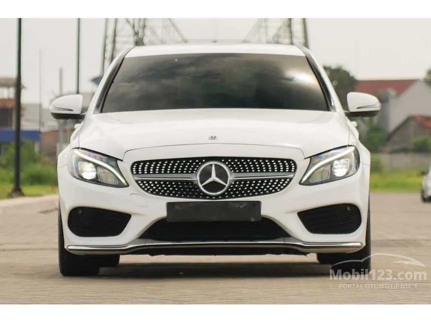 2017 Mercedes-Benz C200 AMG Line Sedan