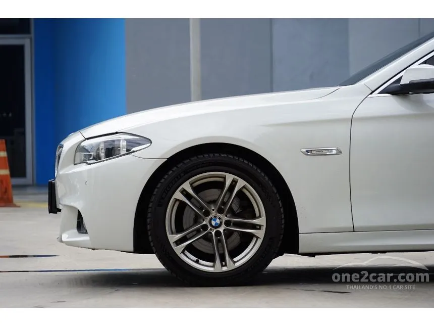 2014 BMW 528i Luxury Sedan