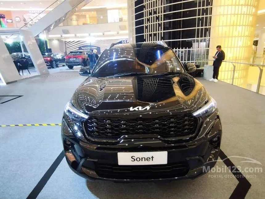 Jual Mobil KIA Sonet 2023 Premiere 1.5 di Banten Automatic Wagon Hitam Rp 346.000.000
