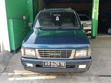 2000 Isuzu Panther SUV