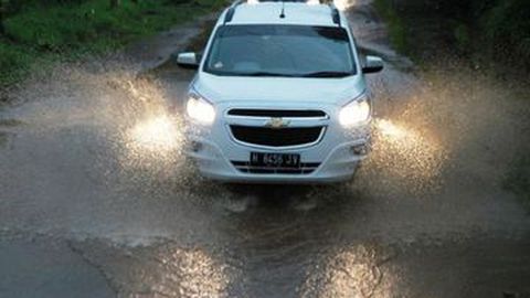 Musim Hujan, Awas Komponen Kelistrikan Mobil Lebih Rentan Kena Masalah