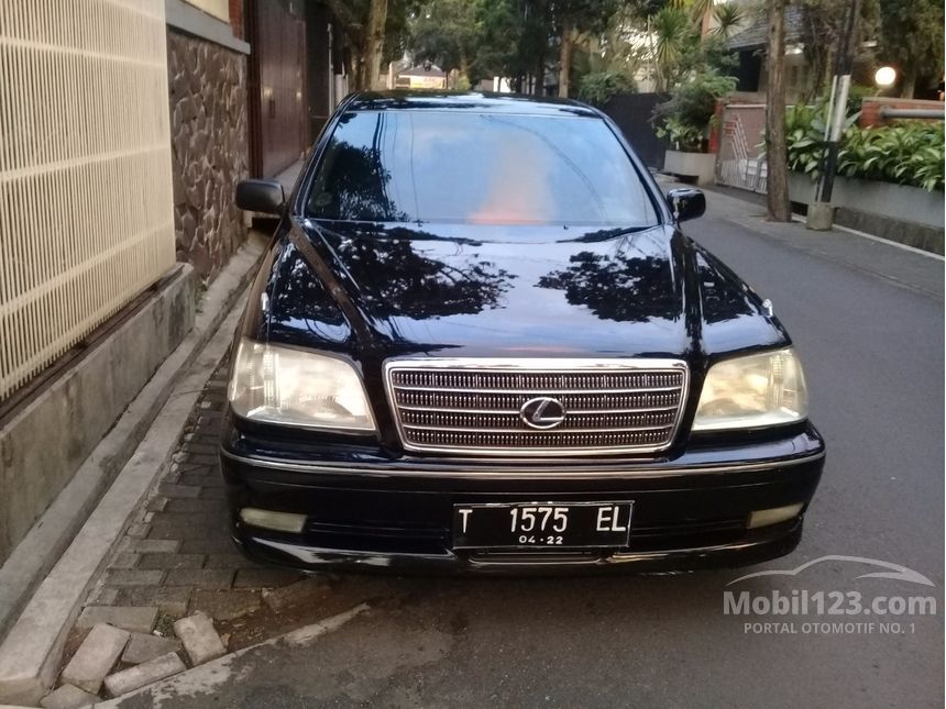 Jual Mobil  Toyota  Crown  2002 Royal  Saloon  3 0 di DKI 