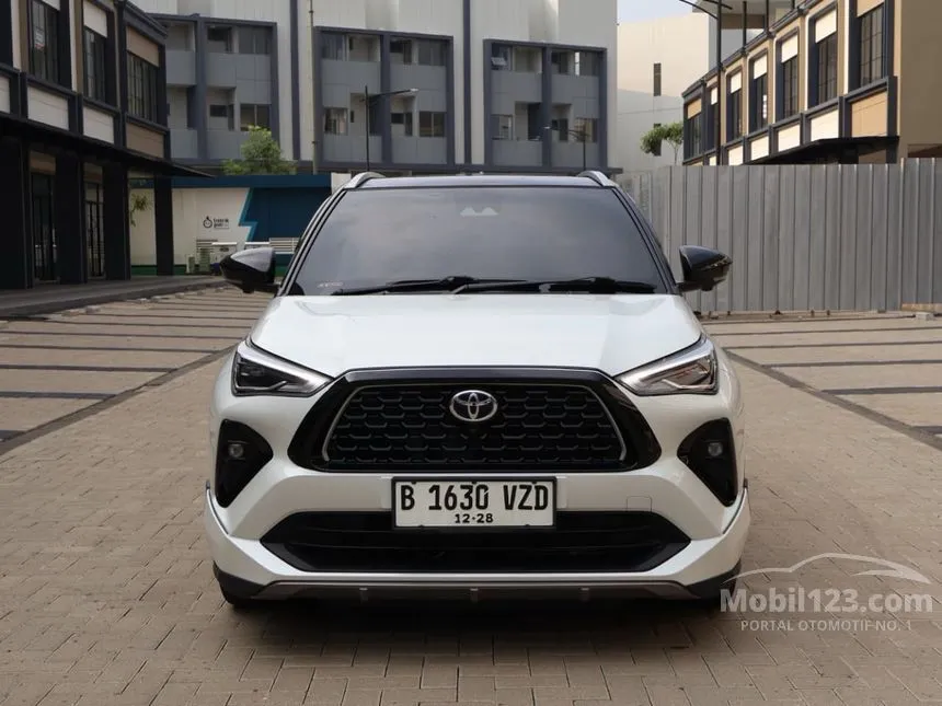 2023 Toyota Yaris Cross S HV (2 Tone) SUV