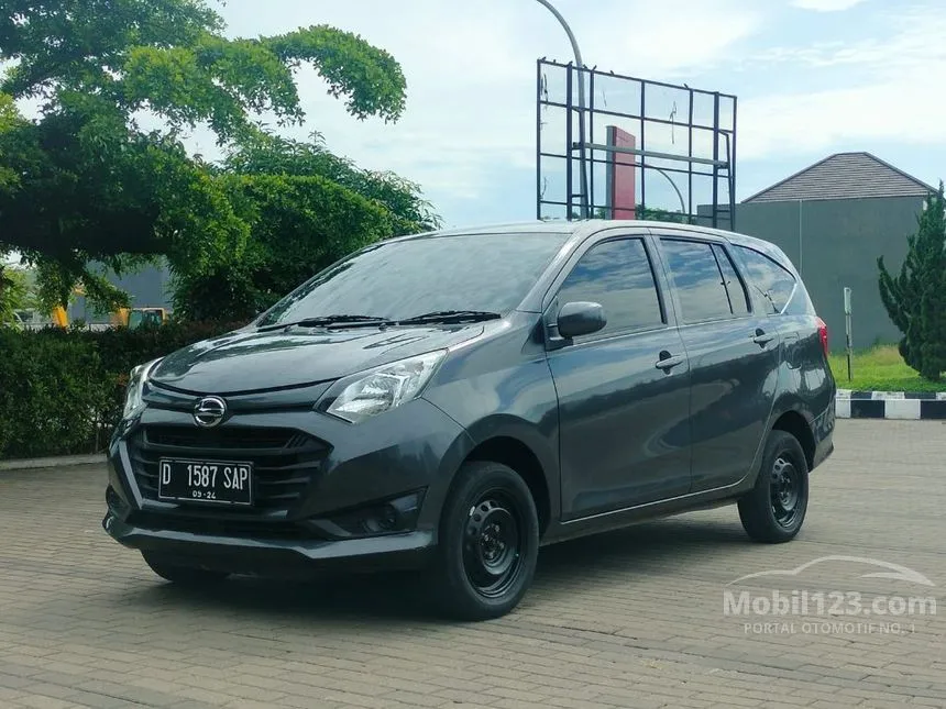 Jual Mobil Daihatsu Sigra 2019 M 1.0 di Jawa Barat Manual MPV Abu