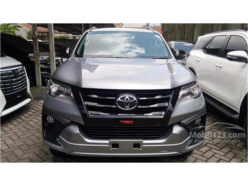 Jual Mobil Toyota Fortuner 2018 TRD 2.7 di Jawa Timur 