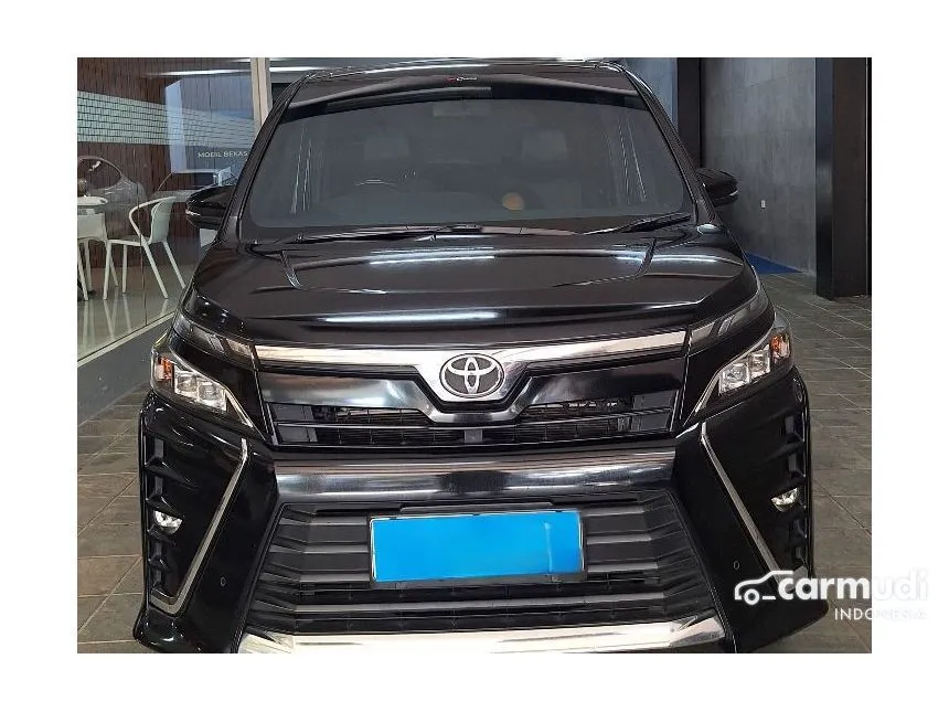 2018 Toyota Voxy MPV