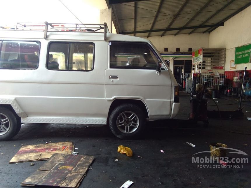 Jual Mobil Mitsubishi Colt L300  1994 Standard 1 6 di Jawa  