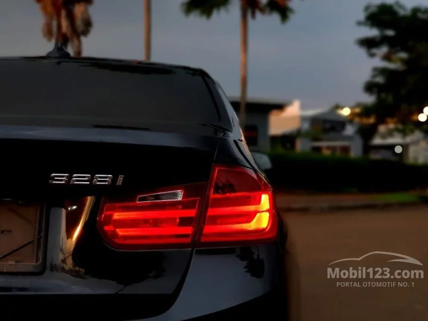 2014 BMW 328i Luxury Sedan