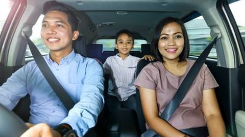 Jangan Lakukan Meski Sebentar! Ini Risiko Tinggalkan Anak Sendirian di Mobil