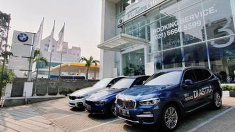 Staf Dealer BMW Astra Rutin Rapid Test Corona di Masa New Normal