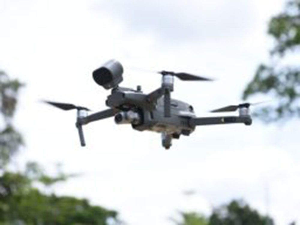 Canggihnya Drone yang Dipakai Polisi untuk Periksa Suhu Pengguna Jalan
