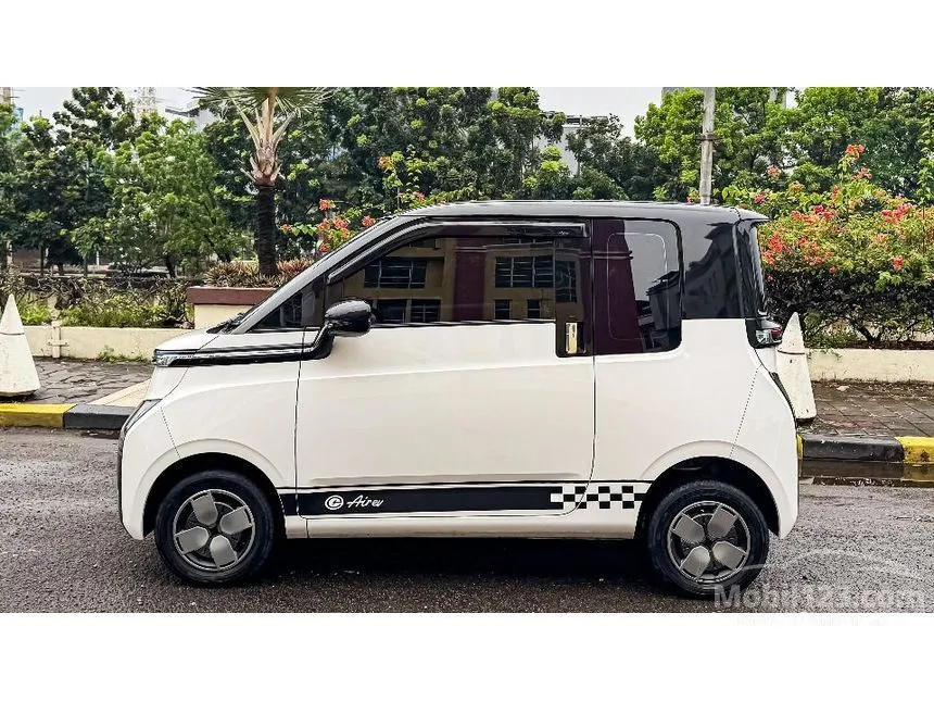 2023 Wuling Air EV Long Range + Charging Pile Hatchback