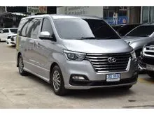 2019 Hyundai H-1 2.5 (ปี 18-24) Deluxe Van