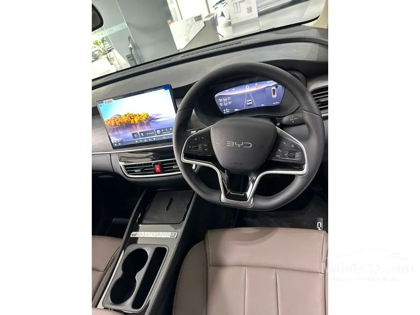 2026 BYD M6 DM-i Cross Superior Captain PHEV MPV