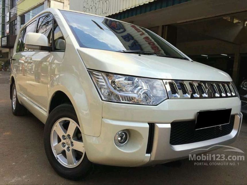 Mitsubishi delica 2015