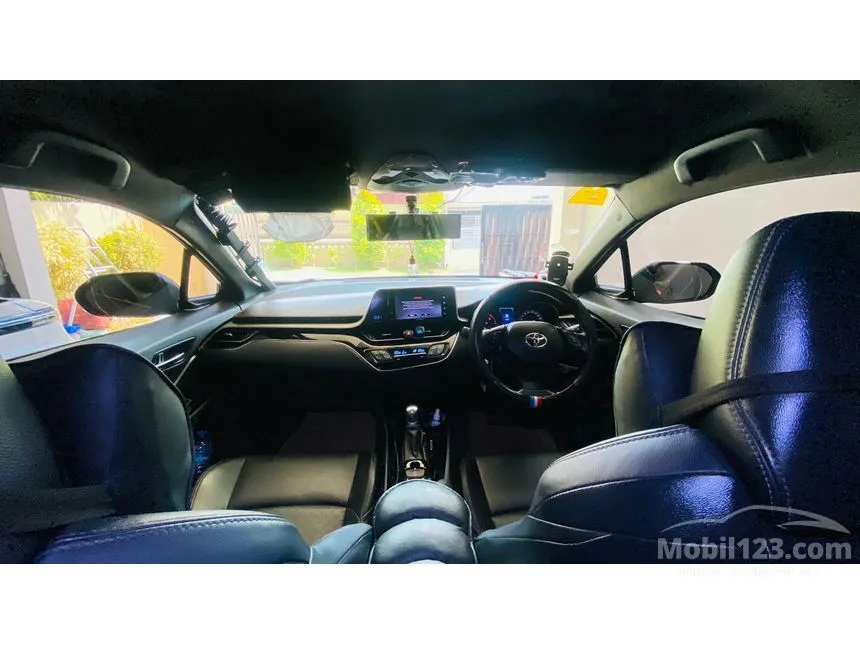 2019 Toyota C-HR Hybrid (2 Tone) SUV
