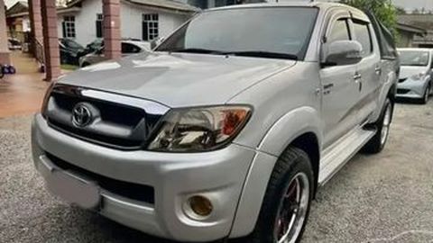 Toyota Hilux Double Cabin Bekas, Ada yang Harganya Cuma Rp140 Juta Lho!