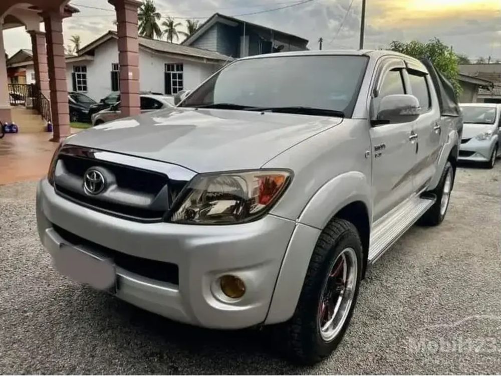 Toyota Hilux Double Cabin Bekas, Ada yang Harganya Cuma Rp140 Juta Lho!