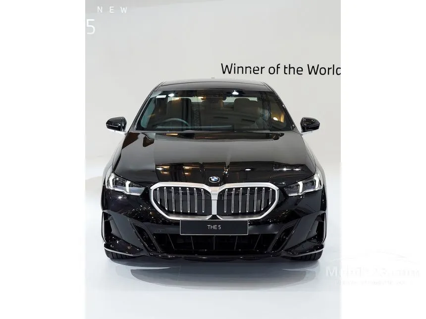 Jual Mobil BMW 520i 2024 M Sport 2.0 di Jawa Barat Automatic Sedan Hitam Rp 1.387.000.000