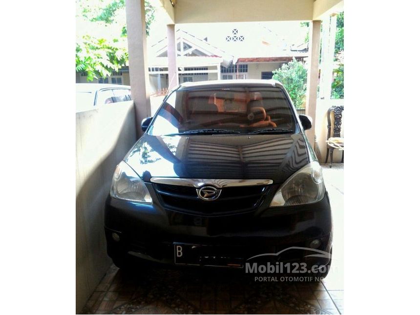 Jual Mobil Daihatsu Xenia 2010 Li DELUXE 1.0 di Banten 