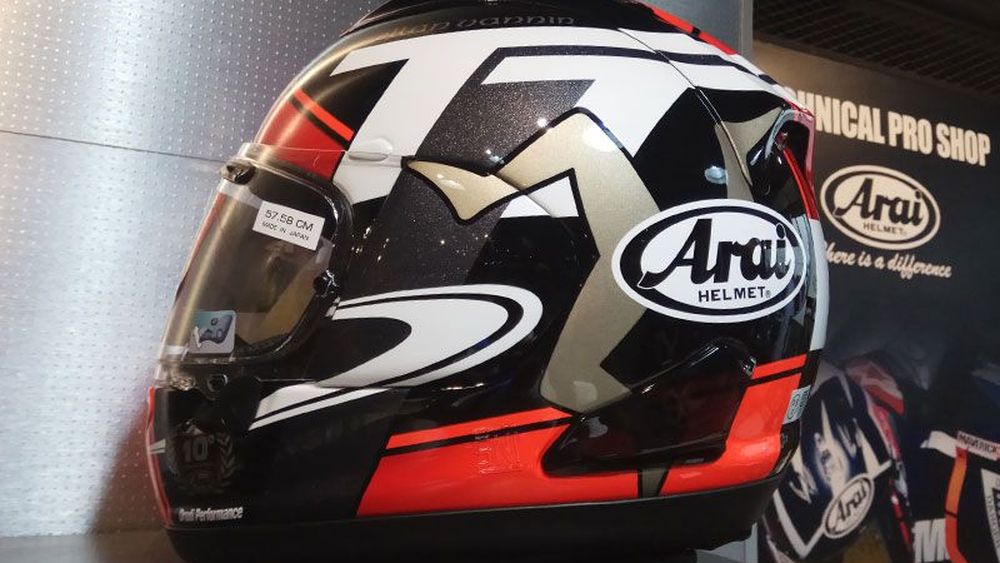 Helm Arai Isle of Man TT Label SNI 
