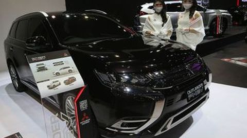Harga Mitsubishi Outlander PHEV Kemahalan, Menurut Konsumen