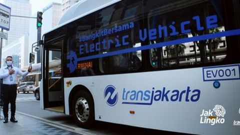DKI Jakarta Berstatus PPKM Level 2, Transjakarta Sesuaikan Jam Operasional