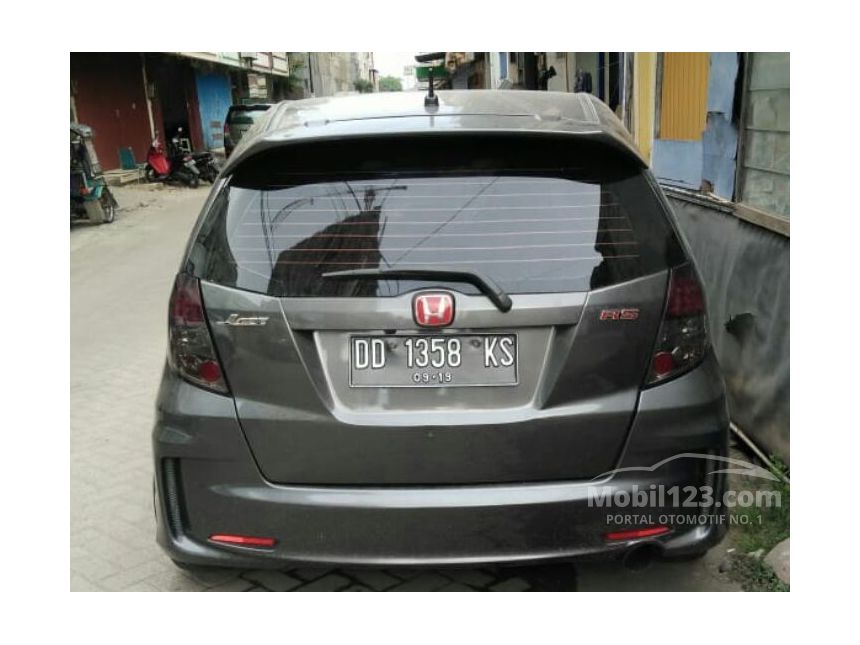 Jual Mobil  Honda  Jazz  2014  RS 1 5 di Sulawesi Selatan 