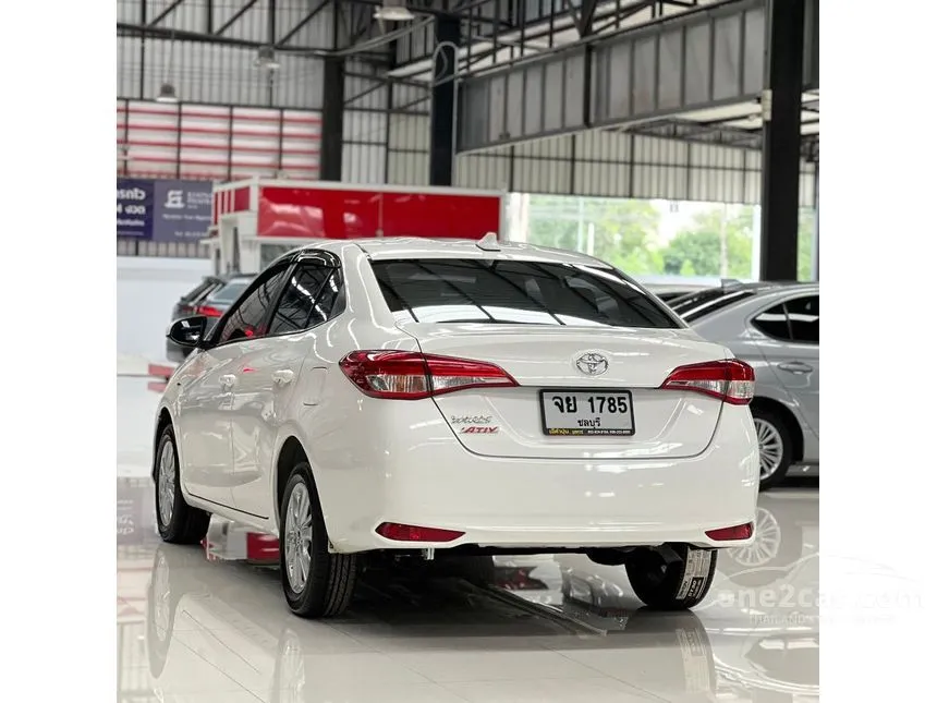 2017 Toyota Yaris Ativ J Sedan