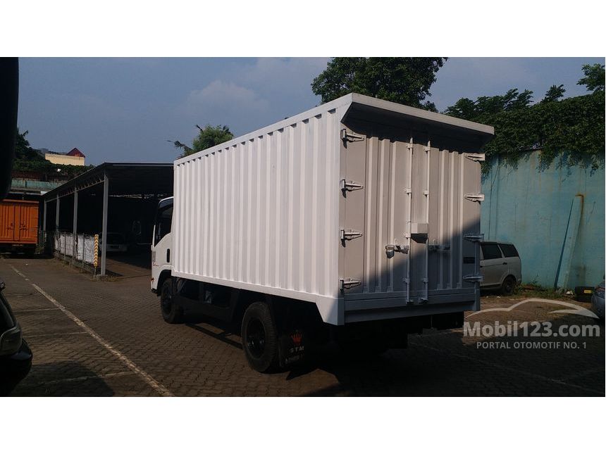 Jual Mobil Isuzu Elf 2017 4.6 di DKI Jakarta Manual Trucks Putih Rp 233 