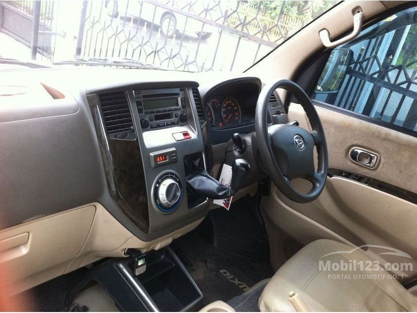 Jual Mobil Daihatsu Luxio 2012 X 1.5 di Bengkulu Manual 