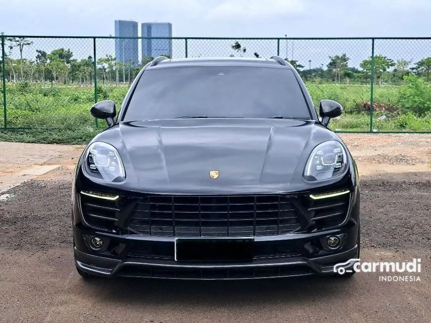 2016 Porsche Macan SUV