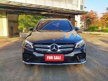 2019 Mercedes-Benz GLC200 2.0 AMG SUV Panoramic Sunroof- Black on Black - Low KM 10 Ribuan - 1st Ownership Luxury SUV- GRESS LIKE NEW