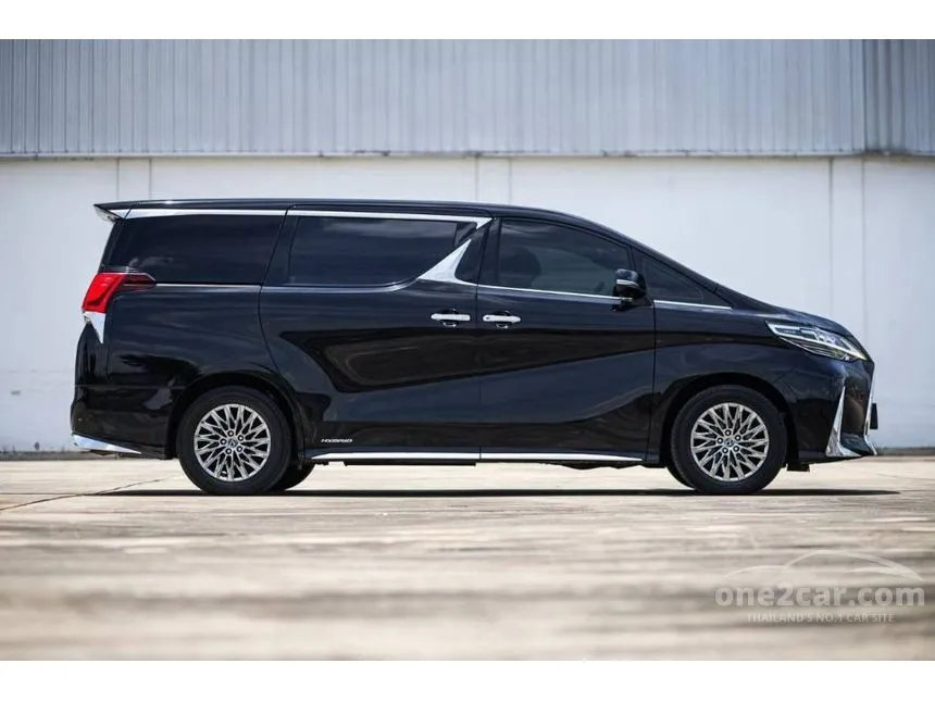 2021 Lexus LM300h Executive Van