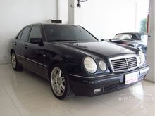1997 Mercedes-Benz E230 2.3 W210 (ปี 95-03) Elegance Sedan AT