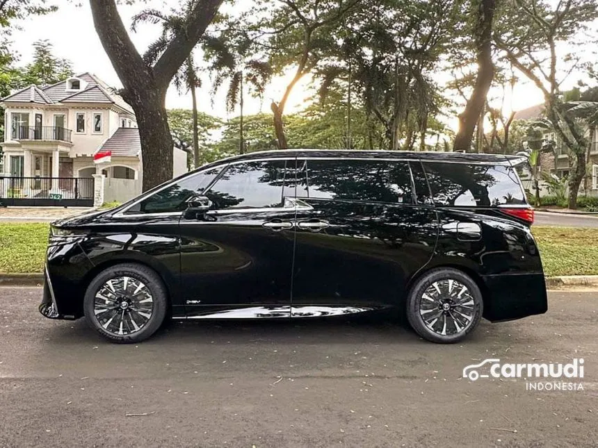 2024 Toyota Alphard HEV MPV