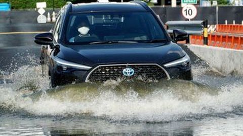 Toyota Corolla Cross Punya Fitur NFC Buat Cek Saldo Uang Elektronik