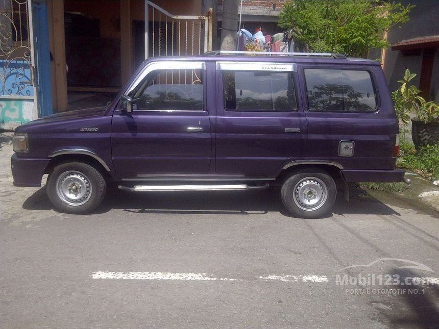 Jual Mobil  Toyota  Kijang  1990  1 5 di Jawa Timur Manual 