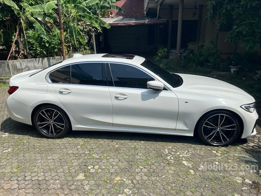 Jual Mobil BMW 330i 2021 M Sport 2.0 di DKI Jakarta Automatic Sedan Putih Rp 815.000.000