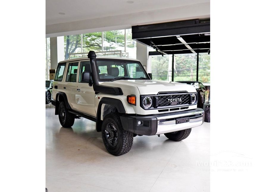 Jual Mobil Toyota Land Cruiser 2024 70 LX 2.8 di Kalimantan Barat