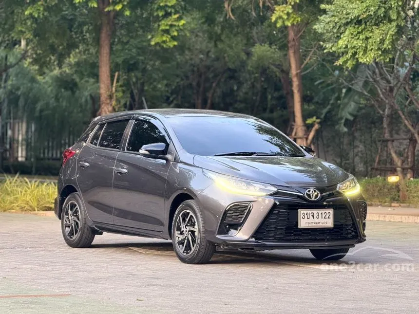 2022 Toyota YARIS Sport Hatchback