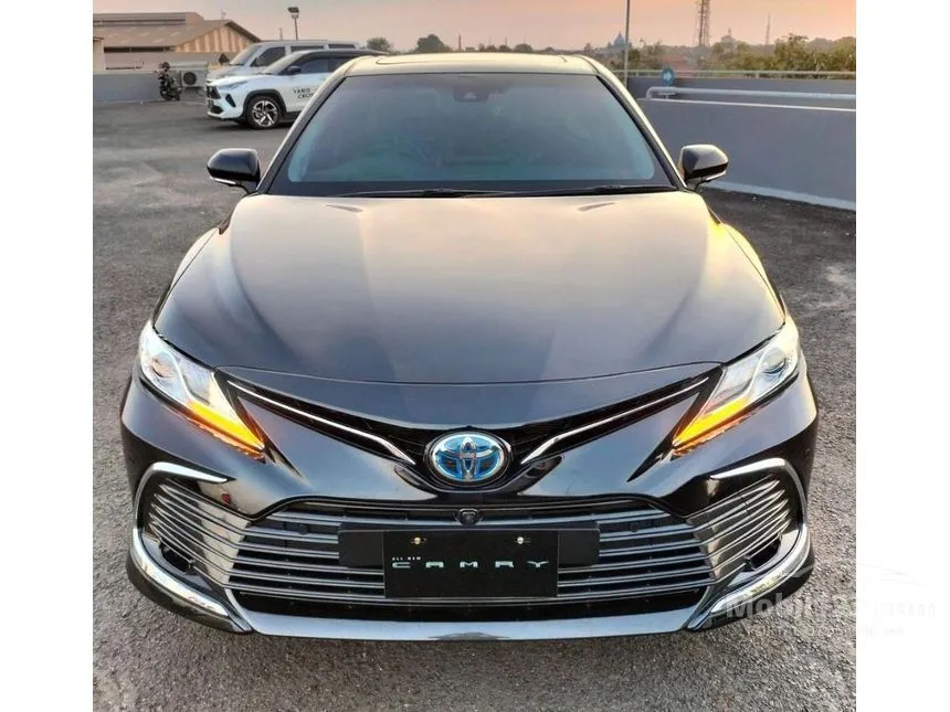 Jual Mobil Toyota Camry 2023 HV TSS 2 2.5 di DKI Jakarta Automatic Sedan Hitam Rp 845.400.000